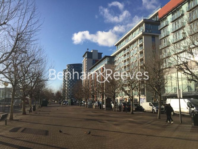 2  bedrooms flat to rent in Royal Docks West, Western Gateway, E16-image 6