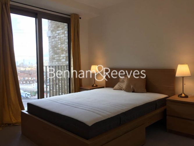 2 bedrooms flat to rent in Royal Docks West, Western Gateway, E16-image 7
