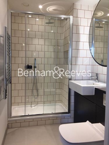 2  bedrooms flat to rent in Royal Docks West, Western Gateway, E16-image 9