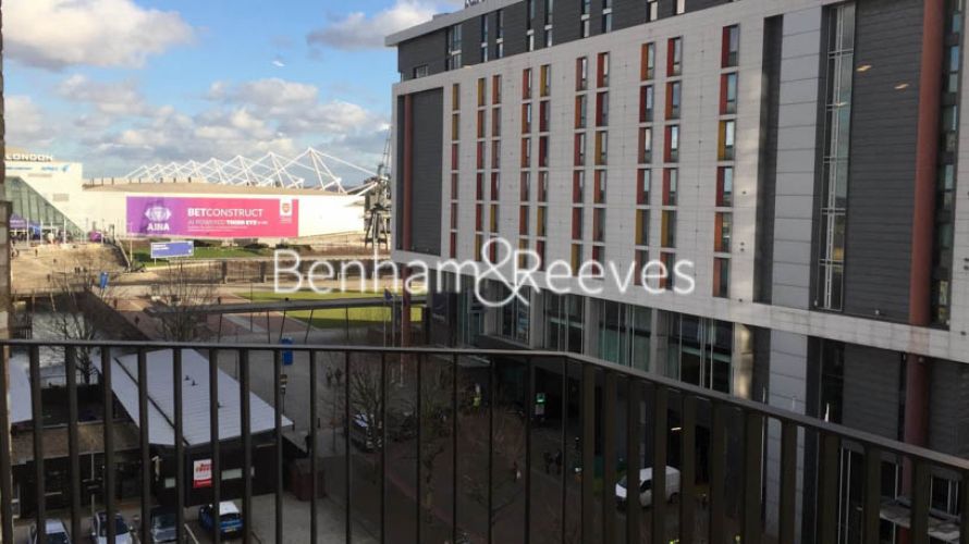 2  bedrooms flat to rent in Royal Docks West, Western Gateway, E16-image 11