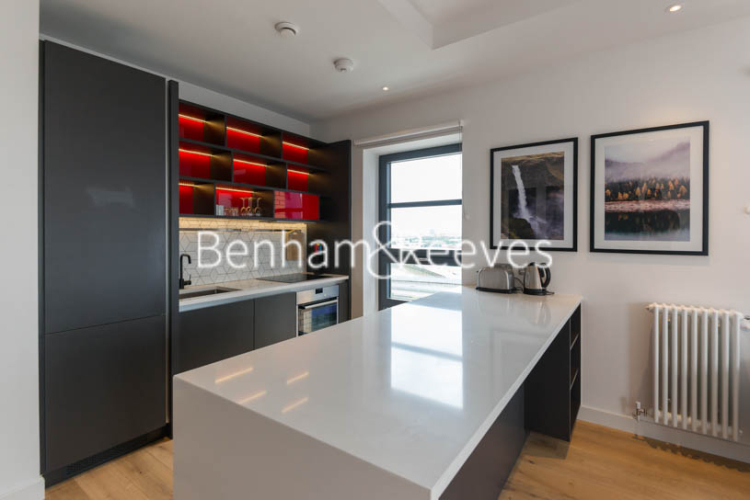 2  bedrooms flat to rent in Lyell Street, Canary Wharf, E14-image 2