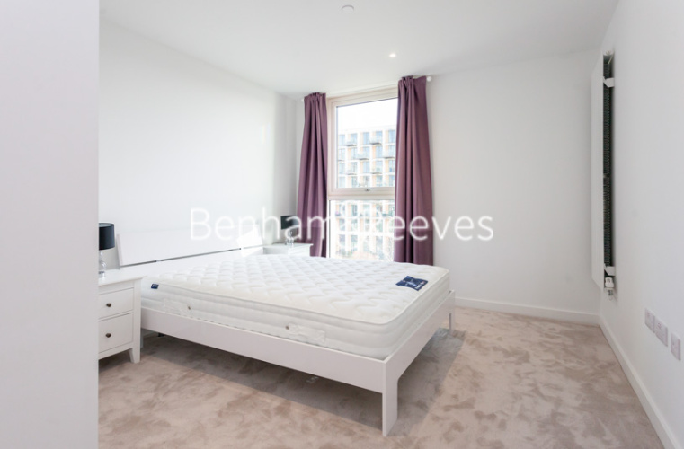 1  bedroom flat to rent in Royal Crest Avenue, Canary Wharf, E16-image 4