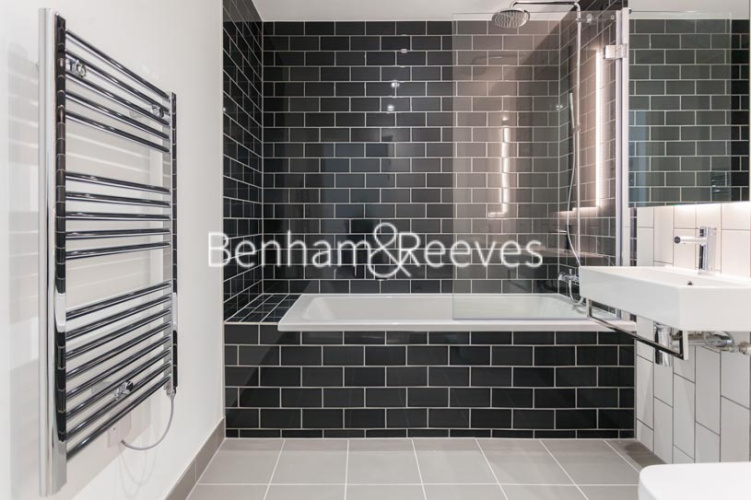 1  bedroom flat to rent in Royal Crest Avenue, Canary Wharf, E16-image 5