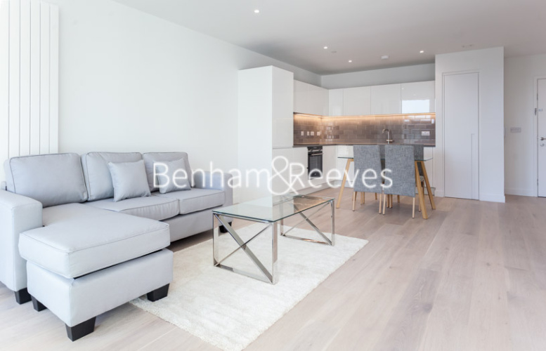 1  bedroom flat to rent in Royal Crest Avenue, Canary Wharf, E16-image 11