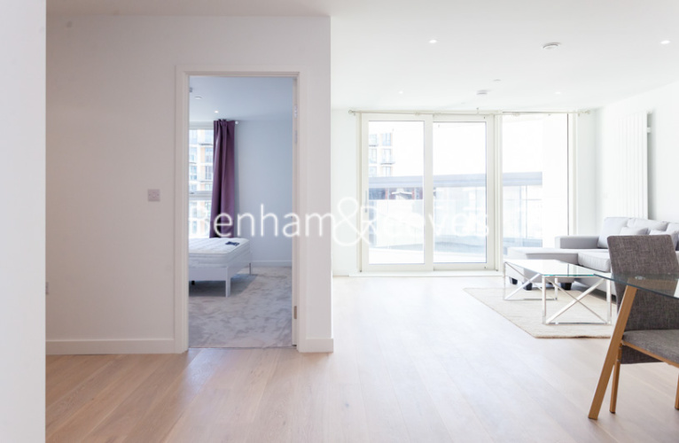 1  bedroom flat to rent in Royal Crest Avenue, Canary Wharf, E16-image 15