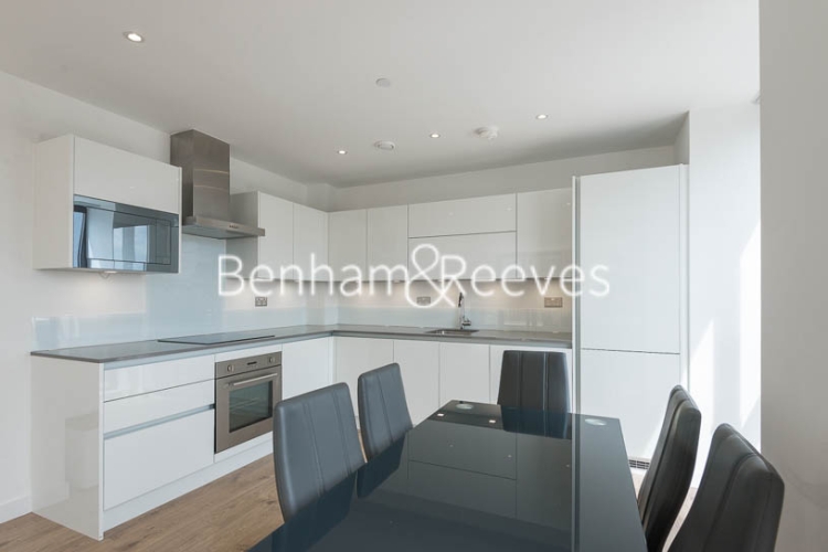 3  bedrooms flat to rent in New Garden Quarter, Stratford, E15-image 2