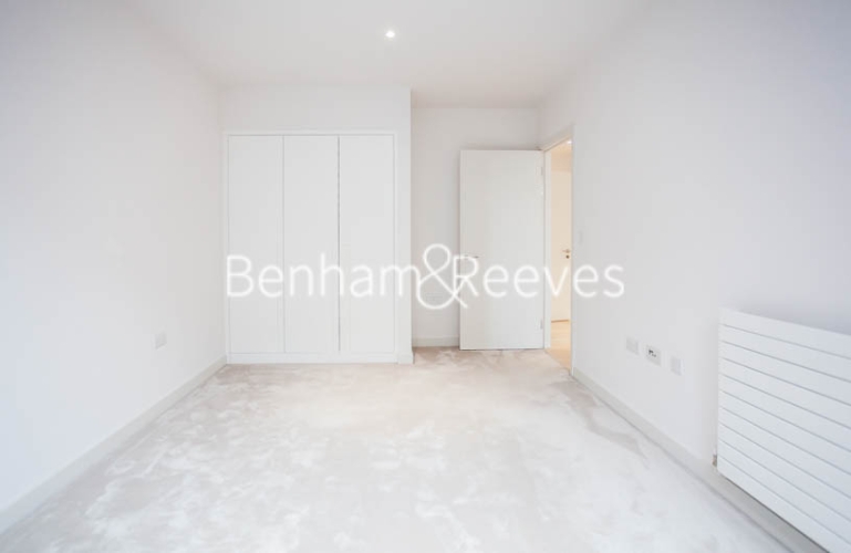 1 bedroom flat to rent in Echo Court, Admiralty Avenue, E16-image 3