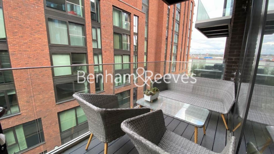 1 bedroom flat to rent in Echo Court, Admiralty Avenue, E16-image 13