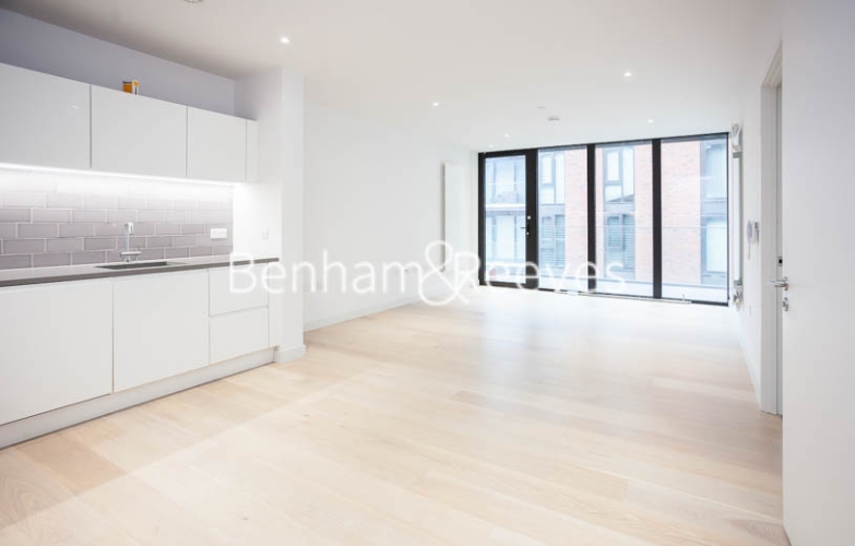 1 bedroom flat to rent in Echo Court, Admiralty Avenue, E16-image 17