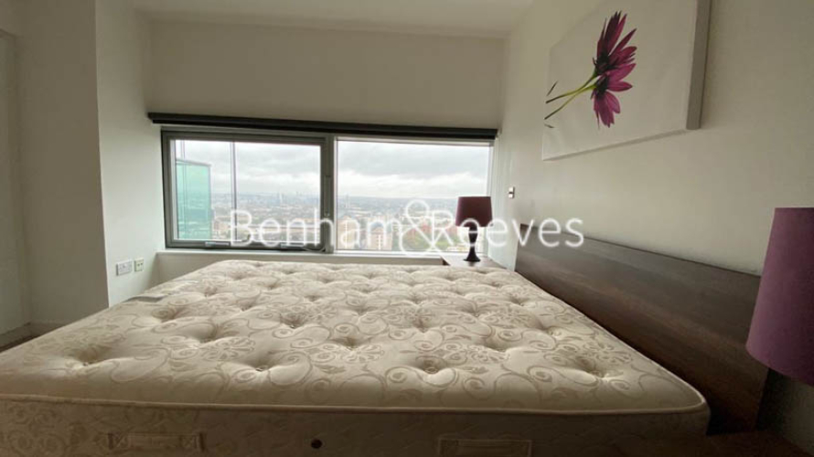 2  bedrooms flat to rent in Landmark East, Marsh Wall,  E14-image 3