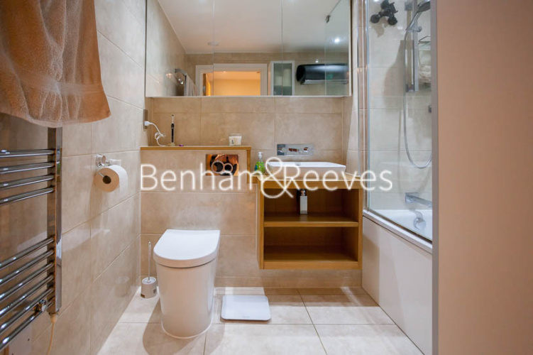 Studio flat to rent in Keymer Place, Canary Gateway, E14-image 3