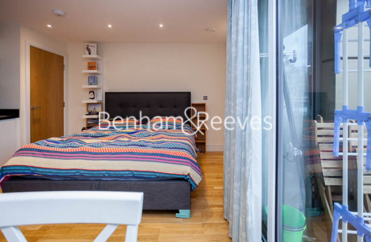 Studio flat to rent in Keymer Place, Canary Gateway, E14-image 9