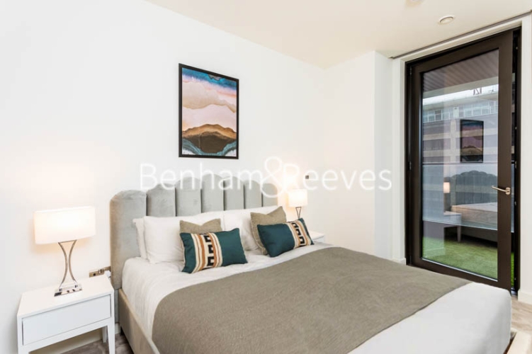 1 bedroom flat to rent in Wardian, Canary Wharf, E14-image 3