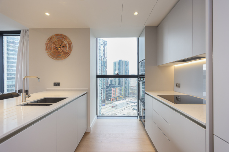 1  bedroom flat to rent in Hampton Tower, South Quay Plaza, E14-image 7