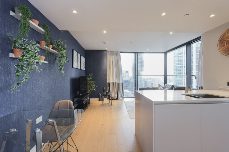1  bedroom flat to rent in Hampton Tower, South Quay Plaza, E14-image 12