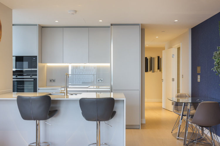 1  bedroom flat to rent in Hampton Tower, South Quay Plaza, E14-image 16