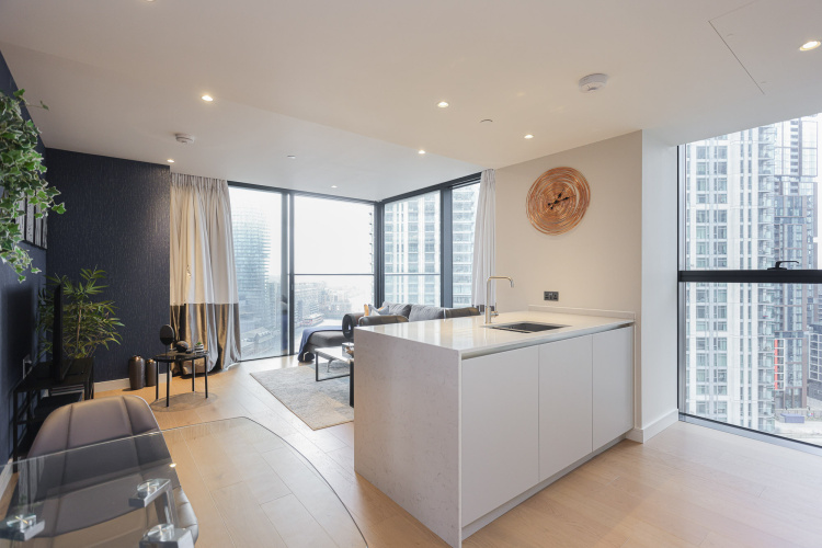 1  bedroom flat to rent in Hampton Tower, South Quay Plaza, E14-image 19