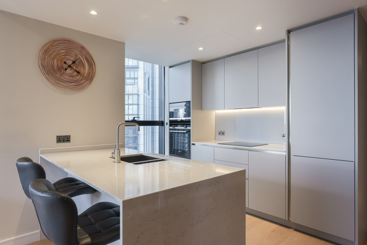 1  bedroom flat to rent in Hampton Tower, South Quay Plaza, E14-image 22