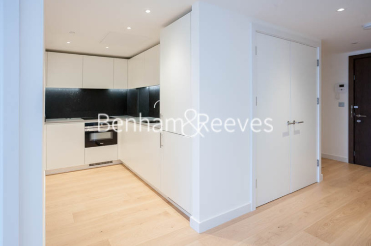1  bedroom flat to rent in Marsh Wall, Canary Wharf, E14-image 2
