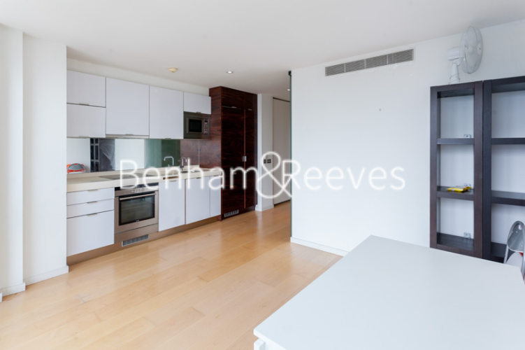 Studio flat to rent in Ontario Tower, Fairmont Avenue, E14-image 5