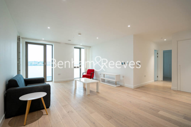 2  bedrooms flat to rent in Laker House, Pontoon Dock, E16-image 1