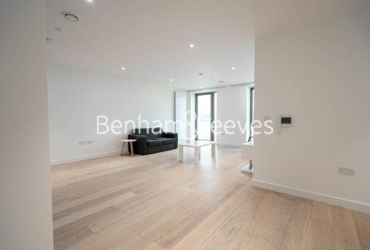 2 bedrooms flat to rent in Laker House, Pontoon Dock, E16-image 7