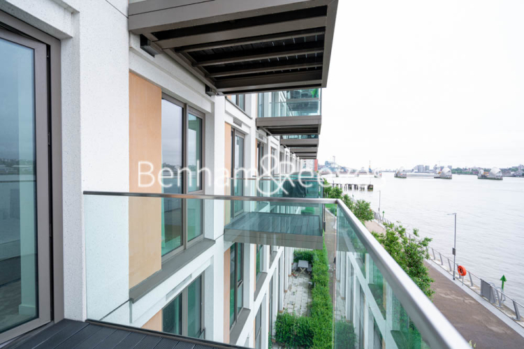 2 bedrooms flat to rent in Laker House, Pontoon Dock, E16-image 11