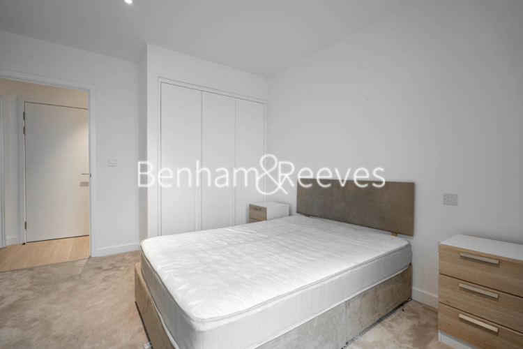 2 bedrooms flat to rent in Laker House, Pontoon Dock, E16-image 15