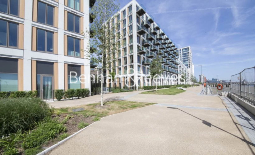 2 bedrooms flat to rent in Laker House, Pontoon Dock, E16-image 18