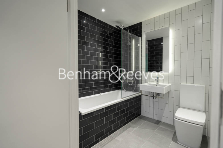 2 bedrooms flat to rent in Laker House, Pontoon Dock, E16-image 22