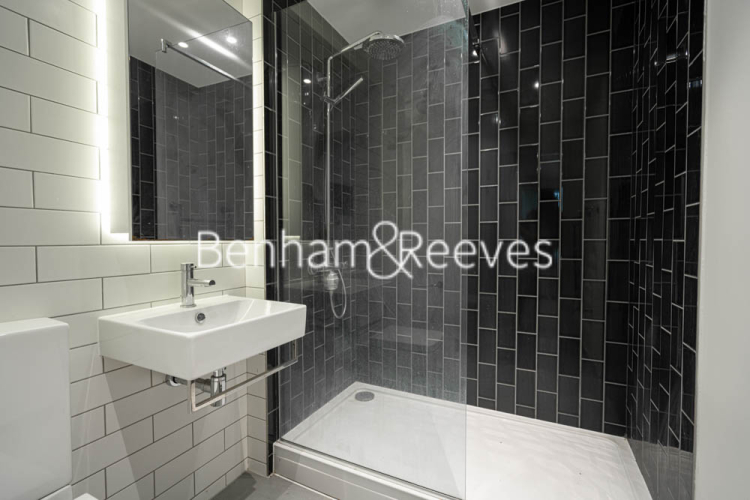 2 bedrooms flat to rent in Laker House, Pontoon Dock, E16-image 29