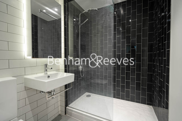 2  bedrooms flat to rent in Laker House, Pontoon Dock, E16-image 29