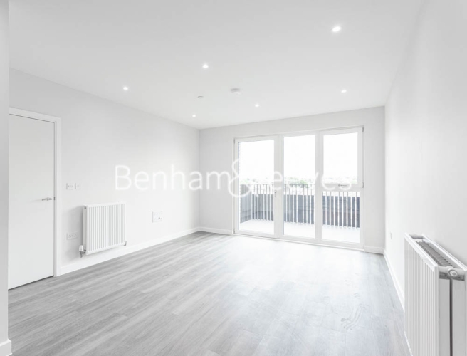 1 bedroom flat to rent in Rosebay House, 8 Frank Searle Passage, E17-image 1