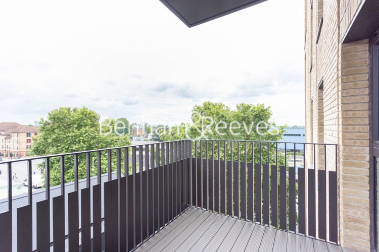 1 bedroom flat to rent in Rosebay House, 8 Frank Searle Passage, E17-image 5