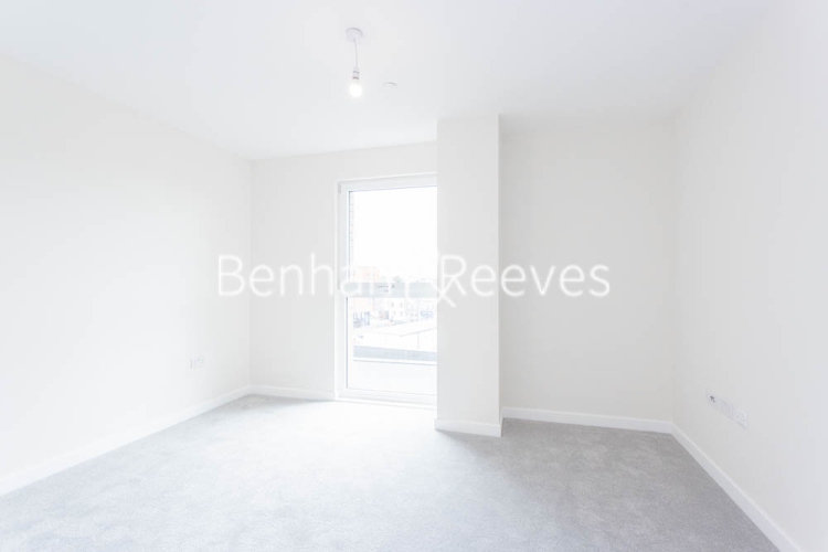 1  bedroom flat to rent in Rosebay House, 8 Frank Searle Passage, E17-image 13