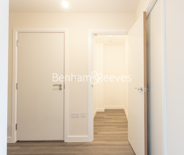 1  bedroom flat to rent in Rosebay House, 8 Frank Searle Passage, E17-image 4