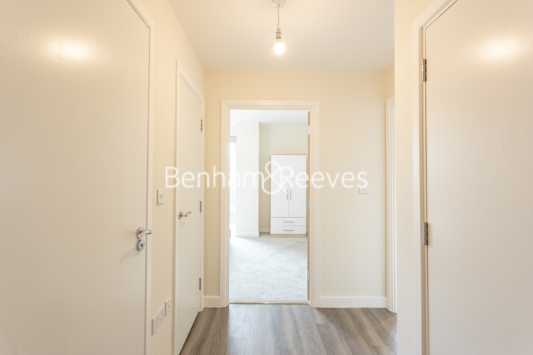 1 bedroom flat to rent in Rosebay House, 8 Frank Searle Passage, E17-image 9
