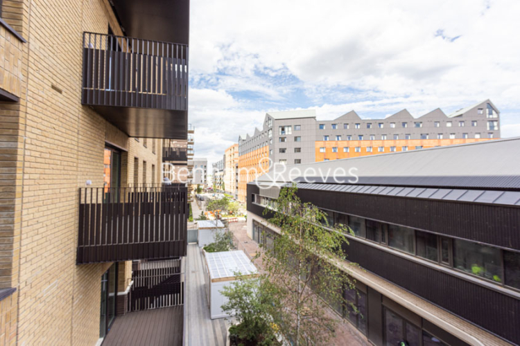 1  bedroom flat to rent in Rosebay House, 8 Frank Searle Passage, E17-image 10