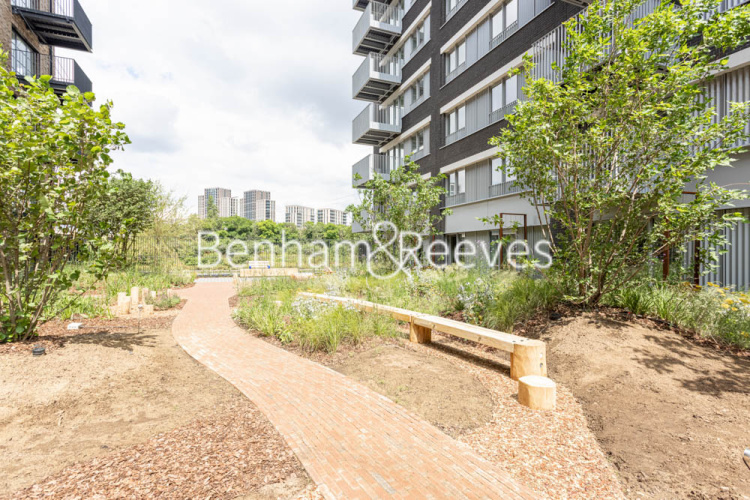 1  bedroom flat to rent in Serapis house, Good Luck Hope, E14-image 12