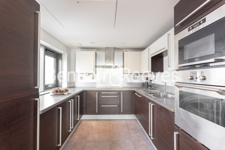 2 bedrooms  for sale in Blackwall Way, Black Wall, E14 view 3