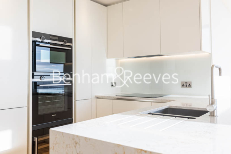 2  bedrooms flat to rent in Hampton Tower, Marsh Wall, E14-image 2