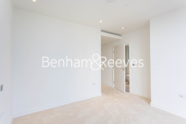 2 bedrooms flat to rent in Hampton Tower, Marsh Wall, E14-image 10