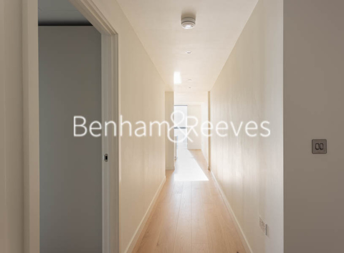 2 bedrooms flat to rent in Hampton Tower, Marsh Wall, E14-image 18