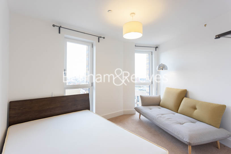 2 bedrooms flat to rent in Ivy Point, Hannaford Walk, E3-image 10