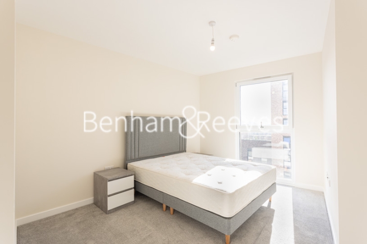 2 bedrooms flat to rent in Tansy House, Forest Road, E17-image 3