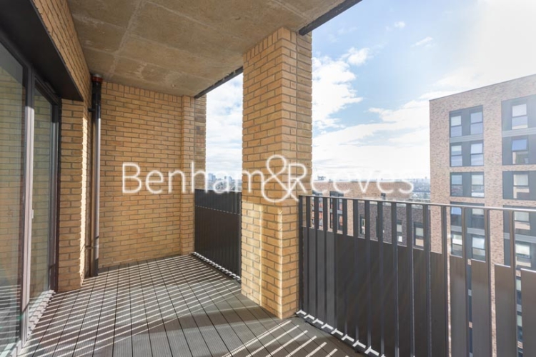 2 bedrooms flat to rent in Tansy House, Forest Road, E17-image 5
