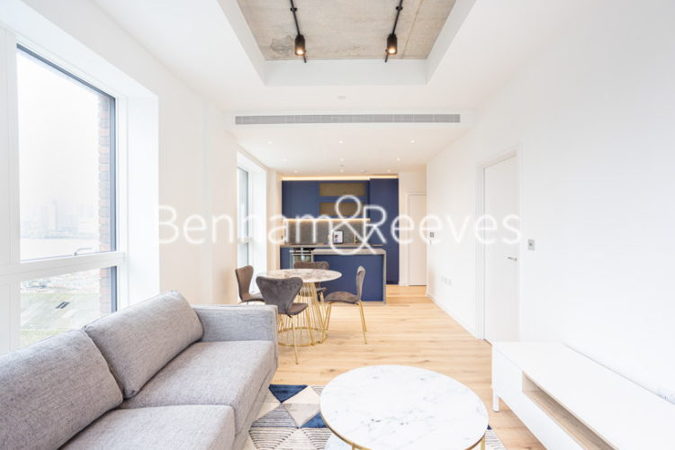 1  bedroom flat to rent in GoodLuck Hope Walk, Canning Town, E14-image 2