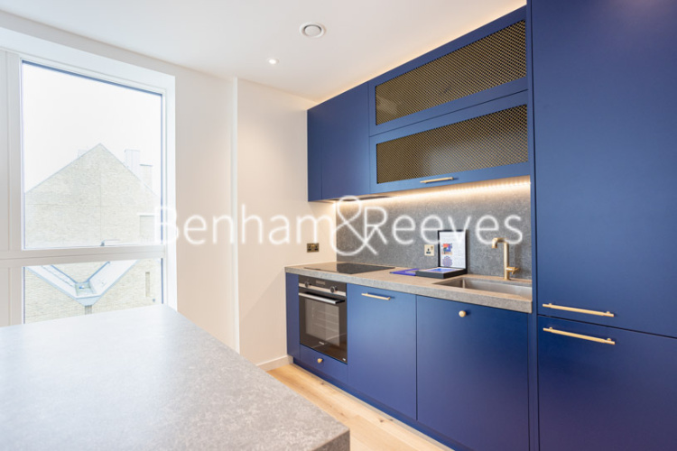 1  bedroom flat to rent in GoodLuck Hope Walk, Canning Town, E14-image 3