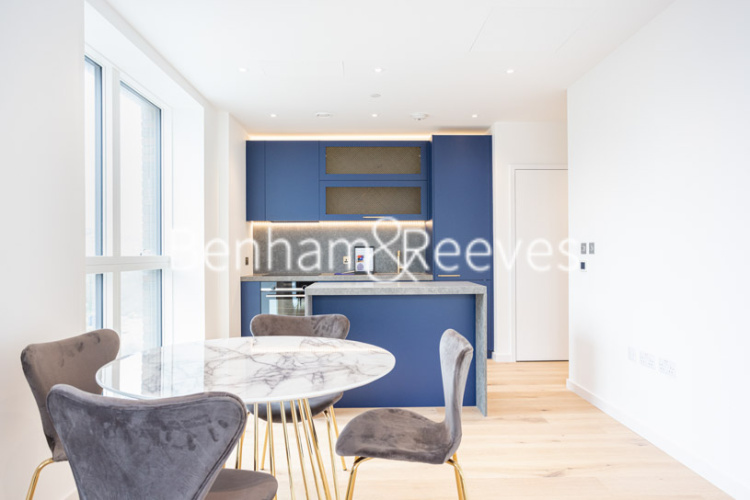 1  bedroom flat to rent in GoodLuck Hope Walk, Canning Town, E14-image 4