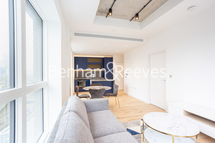 1  bedroom flat to rent in GoodLuck Hope Walk, Canning Town, E14-image 10